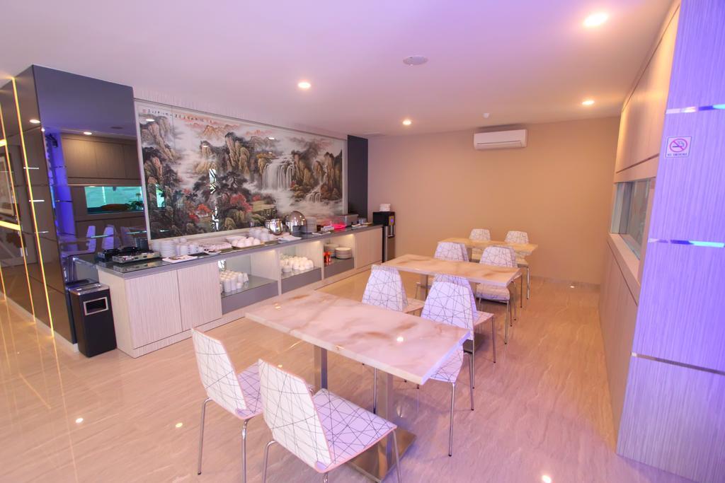 Lovina Inn Hotel Batam Nagoya Exterior photo